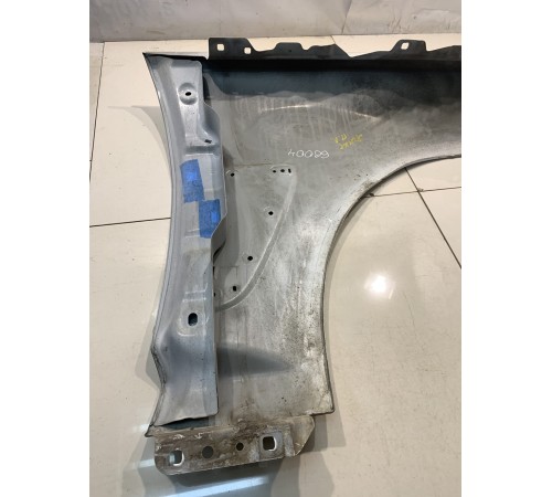 Крыло переднее левое