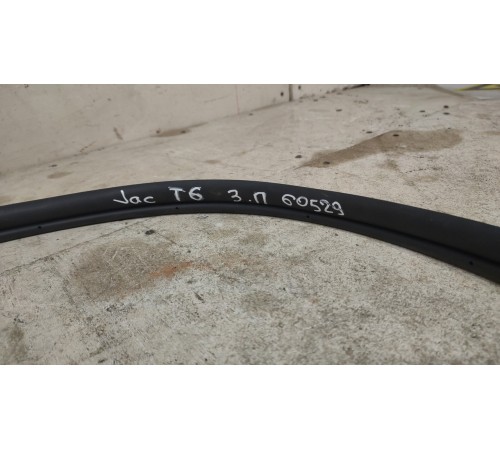 Уплотнитель двери задней правой