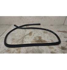 Уплотнитель двери задней правой