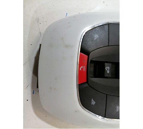 Плафон внутреннего освещения салона передний