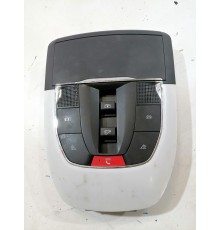 Плафон внутреннего освещения салона передний