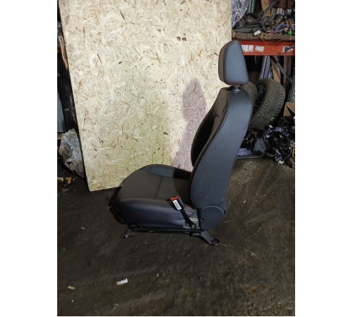 Сиденье переднее правое