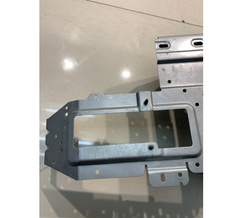 Кронштейн блоков багажника (левый)