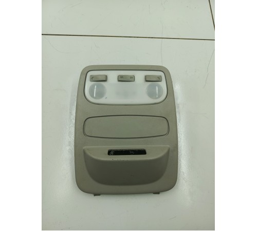 Плафон внутреннего освещения передний