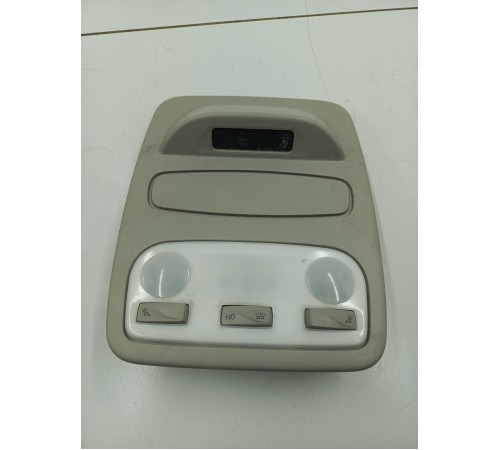 Плафон внутреннего освещения передний