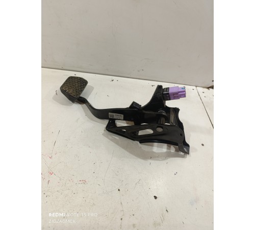 Педаль тормоза