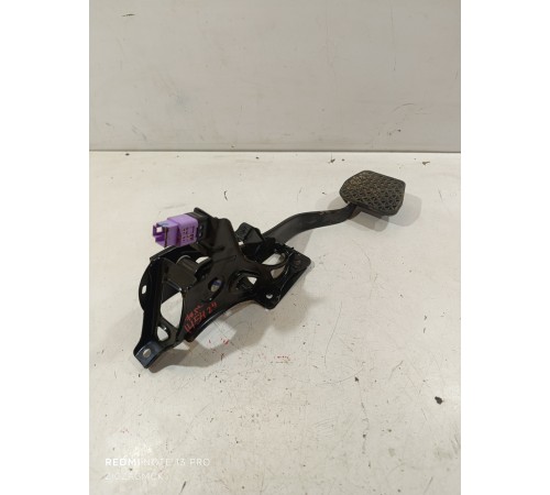 Педаль тормоза