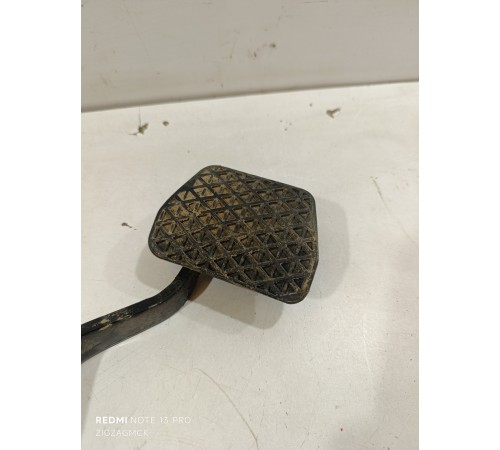 Педаль тормоза