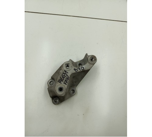 Кронштейн двигателя