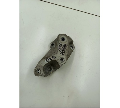 Кронштейн двигателя