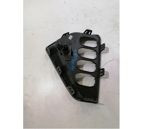 Накладка переднего бампера правая под ПТФ