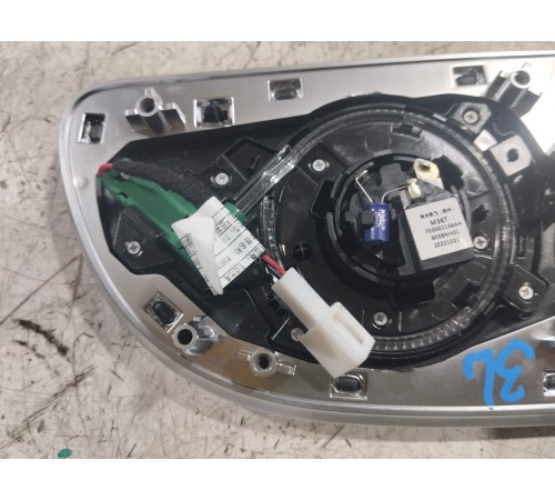 Накладка обшивки двери задняя левая с динамиков