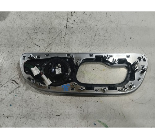 Накладка обшивки двери задняя левая с динамиков