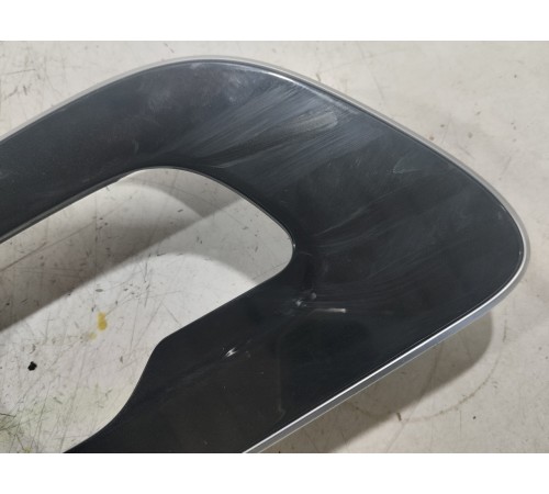 Накладка обшивки двери задняя левая с динамиков