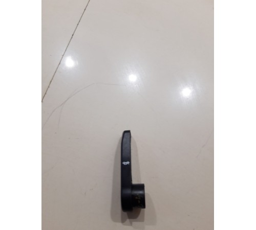 Рычаг открывания капота