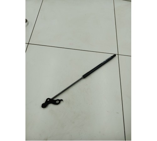 Амортизатор капота правый