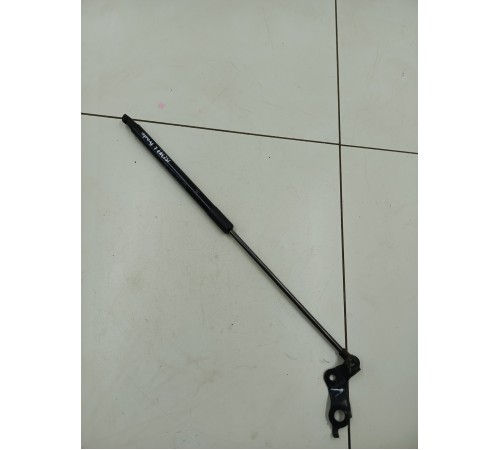 Амортизатор капота правый