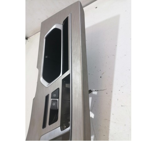 Накладка центральной консоли