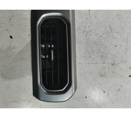 Воздушный дефлектор левый