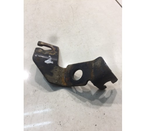 Кронштейн тормозной трубки