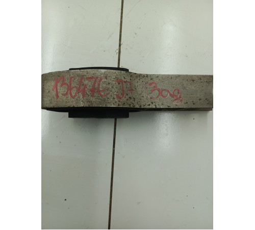 Опора двигателя задняя