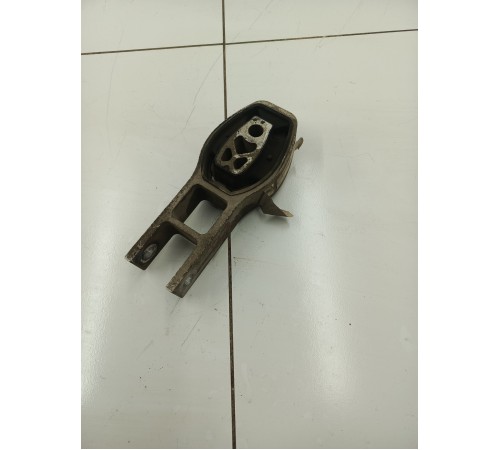 Опора двигателя задняя