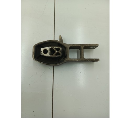 Опора двигателя задняя