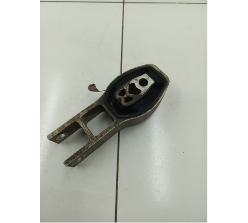 Опора двигателя задняя