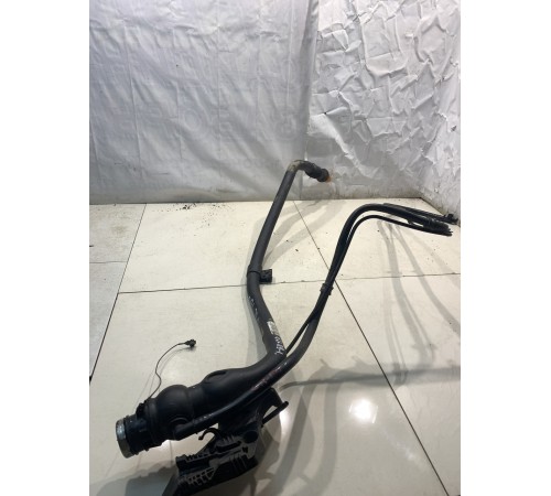 Горловина топливного бака