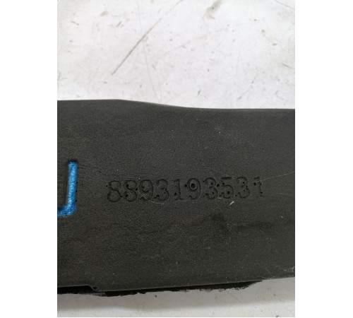 Уплотнитель крыла левый