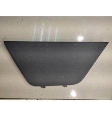 пластик багажника (задний правый)