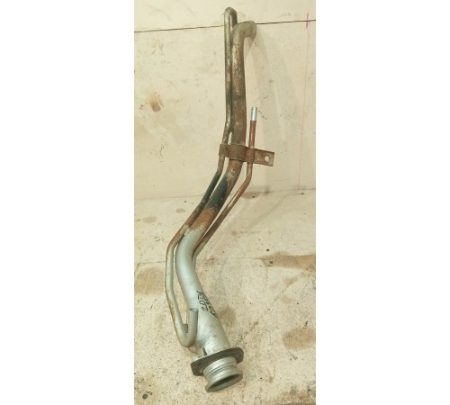 Горловина топливного бака