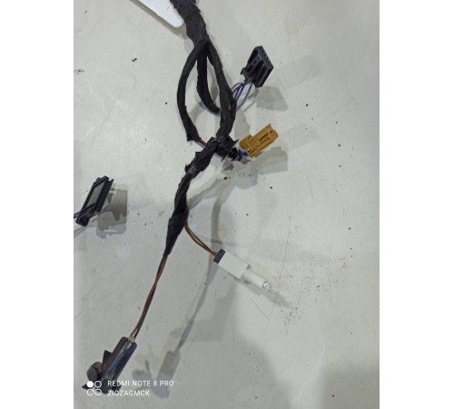 Электропроводка обшивки двери (передняя левая)