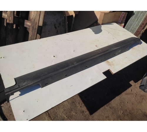 Накладка порога наружная левая