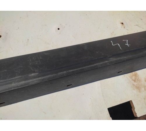 Накладка порога наружная левая