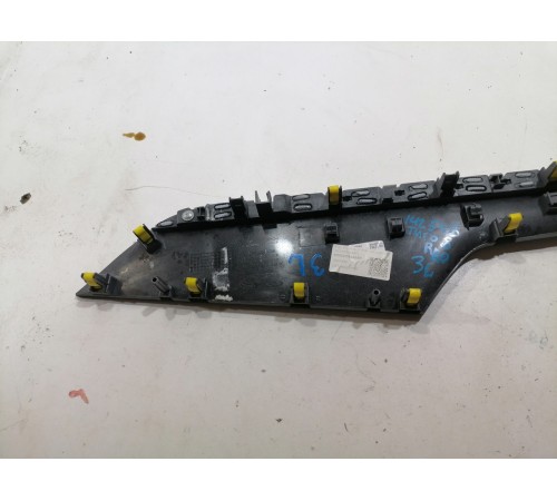 Декоративная накладка двери задняя левая