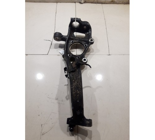 Кулак поворотный(передний левый)