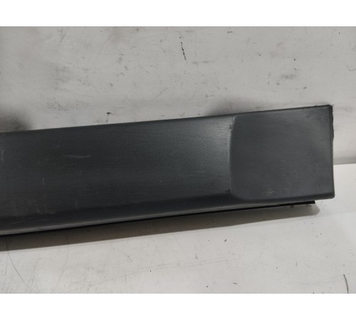 Накладка двери (задняя правая)