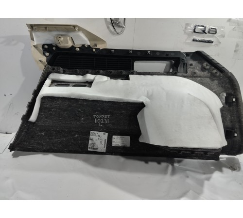 Обшивка багажника (задняя левая)