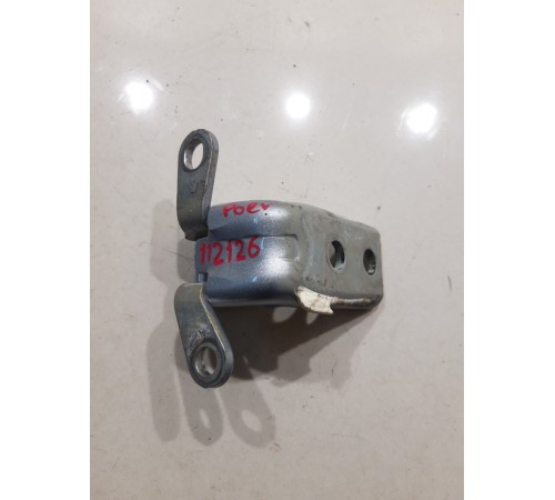 Петля двери(передняя правая верхняя)