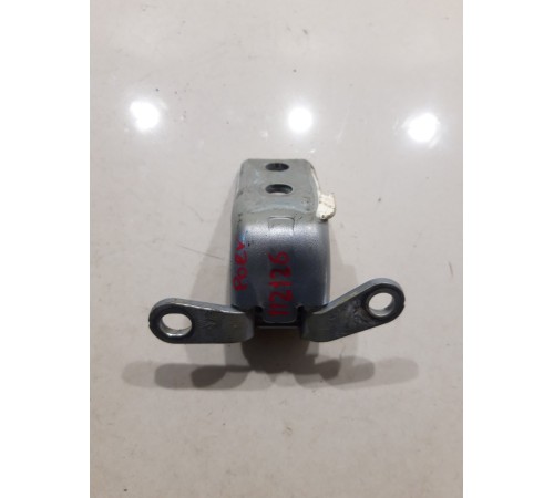 Петля двери(передняя правая верхняя)