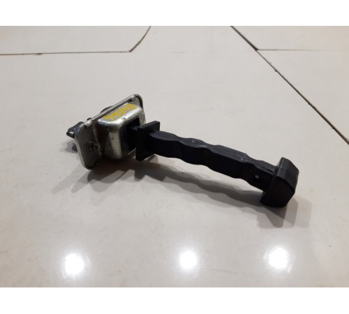 Ограничитель двери(передний левый)