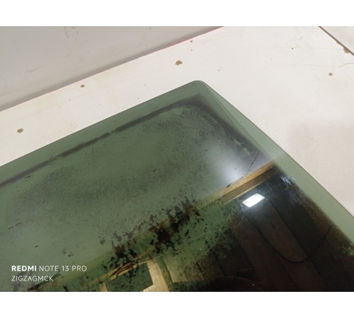 Стекло двери заднее правое