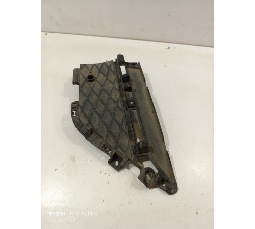 Решетка переднего бампера правая