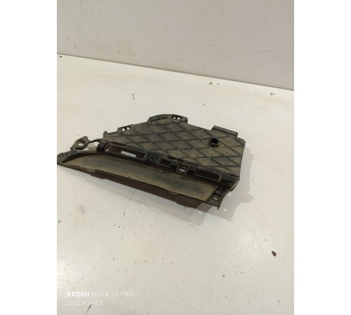 Решетка переднего бампера правая