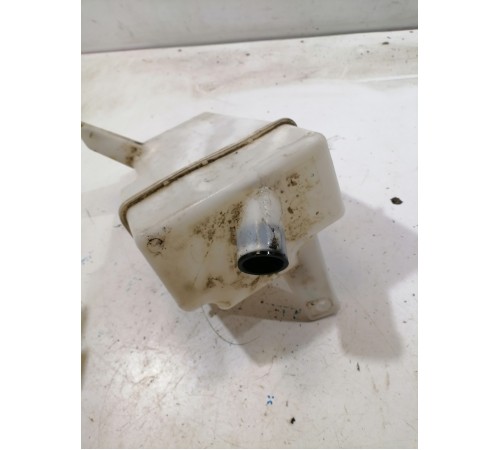 Бачок омывателя лобового стекла