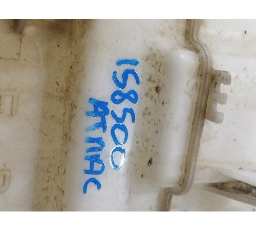 Бачок омывателя лобового стекла