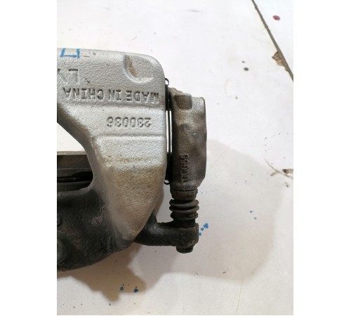 Суппорт передний левый