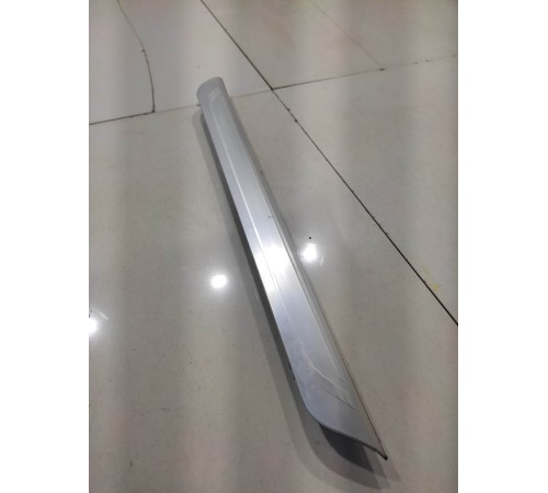 Накладка порога (передняя правая)