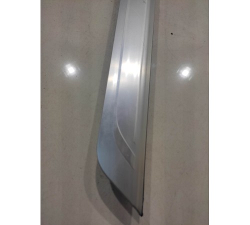 Накладка порога (передняя правая)